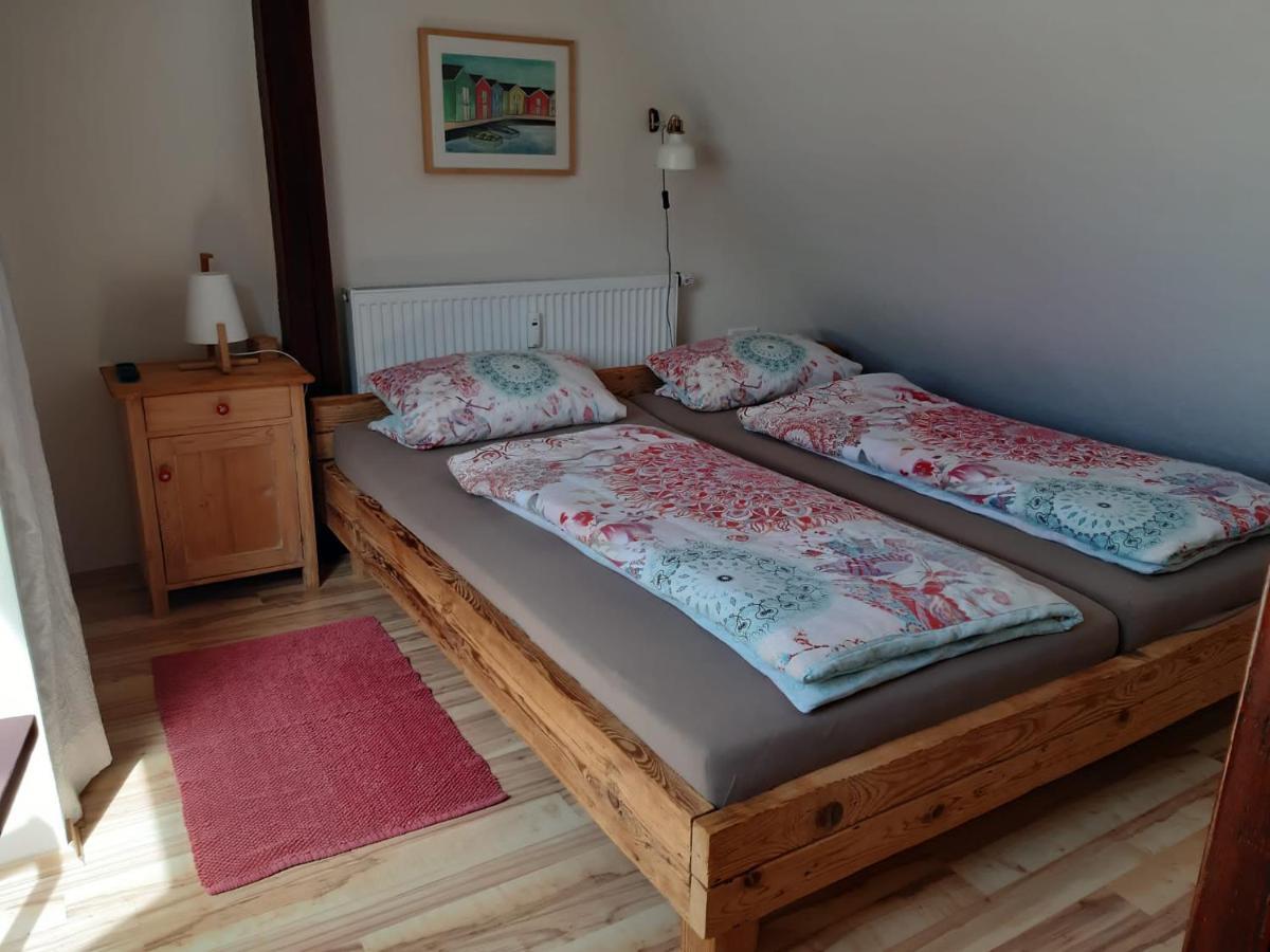 Giebelzimmer Mit Weinbergblick Stetten  Exteriör bild